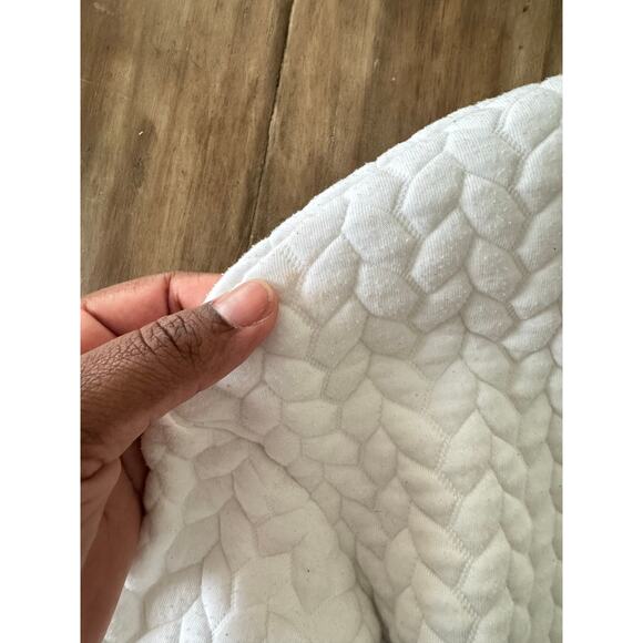 GapFit XS White Quilted Funnel Neck Pullover Sweatshirt Textured Cozy - Picture 4 of 7